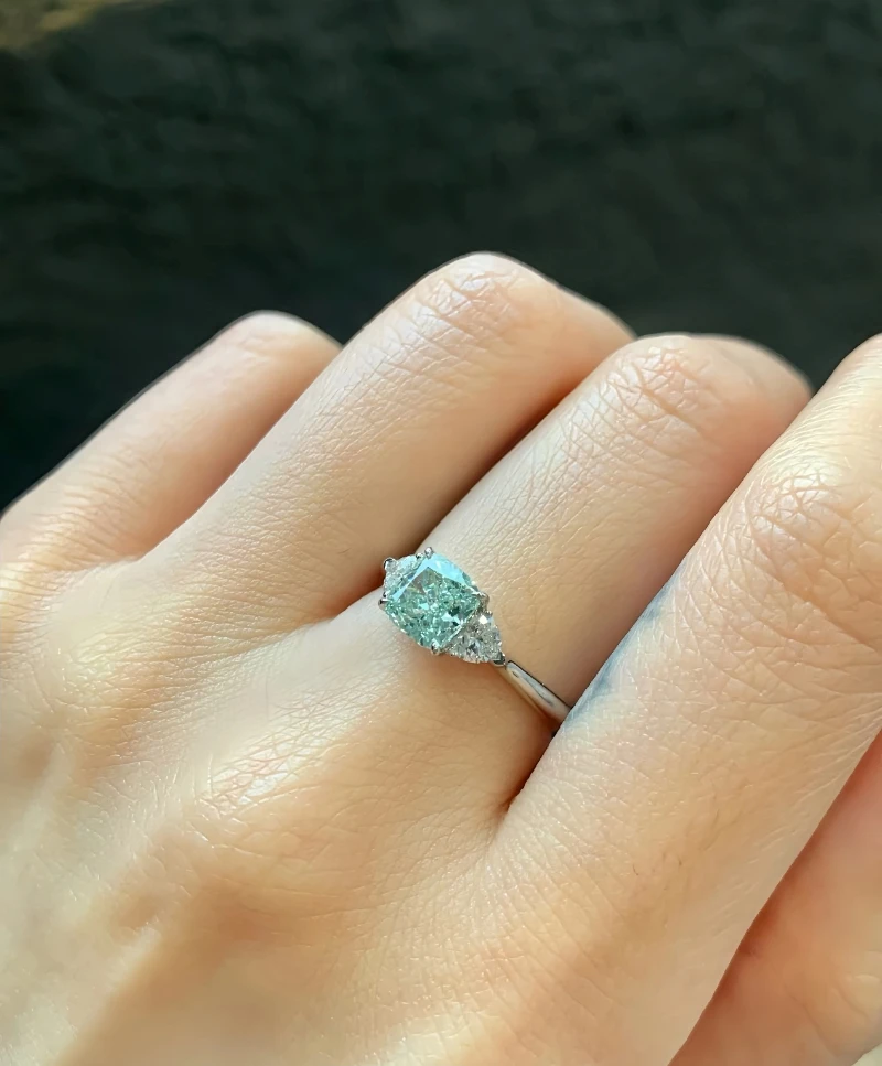 asscher shape fancy vivid green lab grown loose diamond